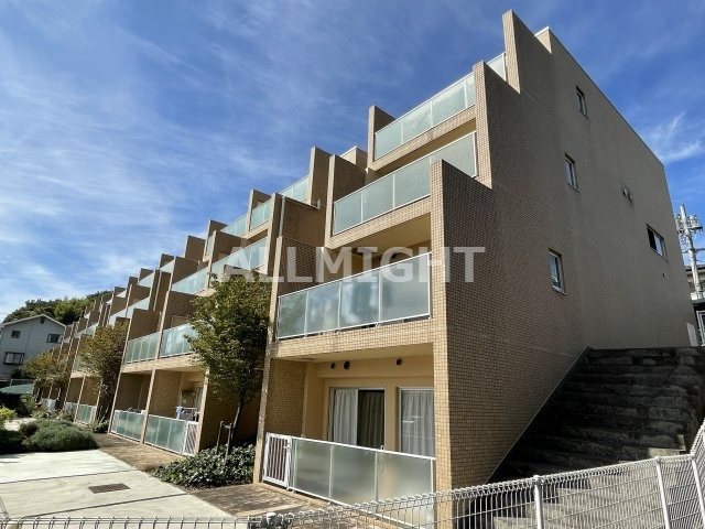 稲城市平尾２丁目の賃貸マンション