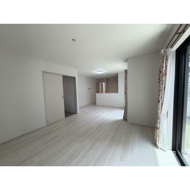 高崎市石原町　築浅平屋住宅の居間・リビング