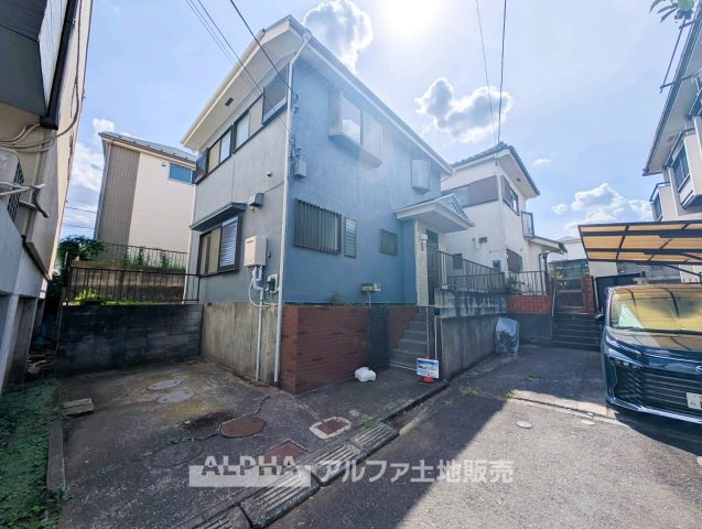 東大和市芋窪４丁目の中古一戸建の外観|【Exterior】
◆外観◆落ち着いた住宅街に佇む2階建て住宅。外壁・屋根塗装を実施するリフォーム計画で、新生活を気持ちよく始められます。