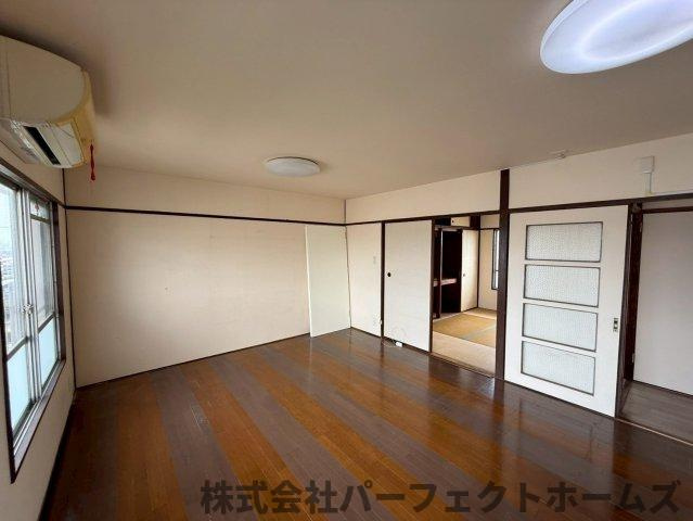 【居間・リビング】の画像