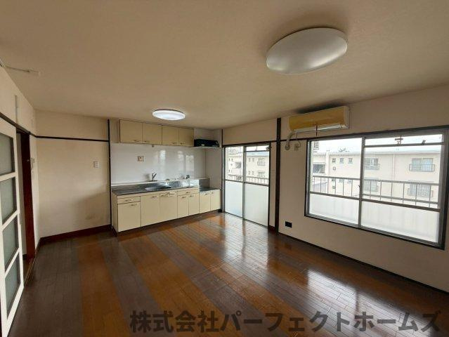 【居間・リビング】の画像