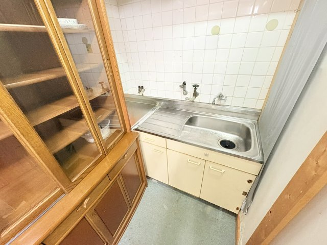 チサンマンション浜松和地山　中央区和地山一丁目のキッチン|シンプルな給湯室が完備されています。