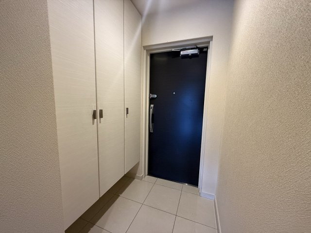 【玄関】ロイヤルガーデン高松駅西オーシャンビュー壱番館