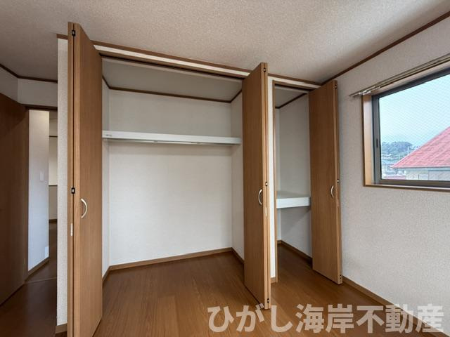 中郡大磯町国府本郷　中古戸建の収納|各居室　収納スペース付き