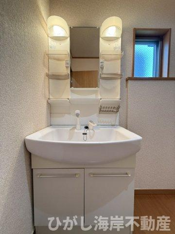 中郡大磯町国府本郷　中古戸建の独立洗面台|洗面化粧台