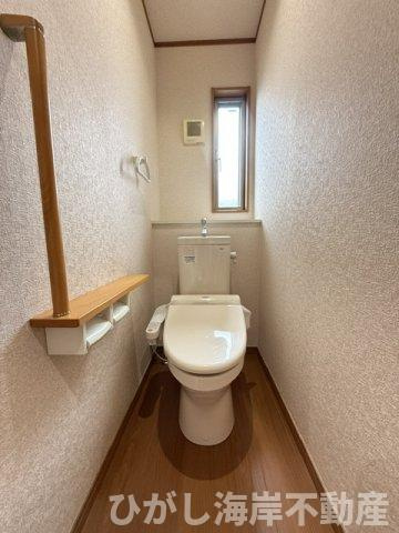中郡大磯町国府本郷　中古戸建のトイレ|洗浄機能付きお手洗い