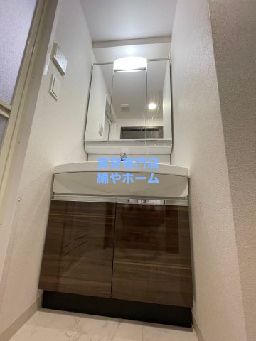 ファステート難波グランプリの独立洗面台