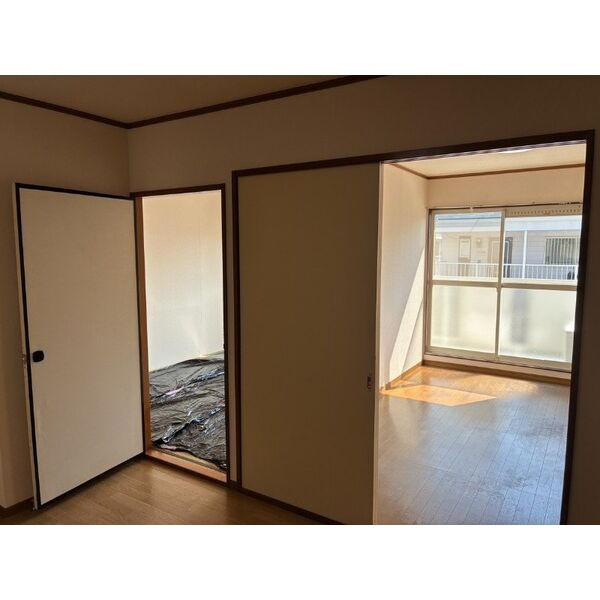 サープラスコンチェルトの洋室