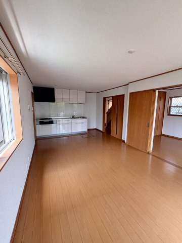 西五百住町13-8　貸家の居間・リビング