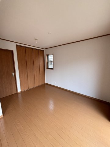 西五百住町13-8　貸家の洋室