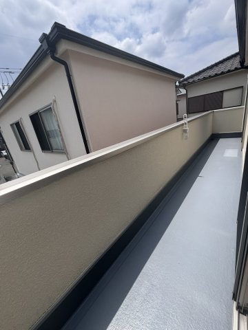 西五百住町13-8　貸家のバルコニー