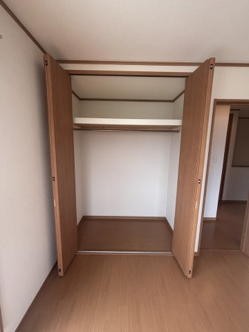 西五百住町13-8　貸家の収納