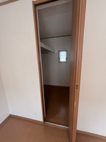 西五百住町13-8　貸家の収納