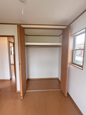 西五百住町13-8　貸家の収納