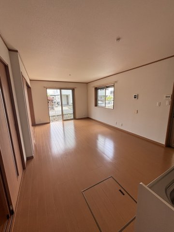 西五百住町13-8　貸家の居間・リビング