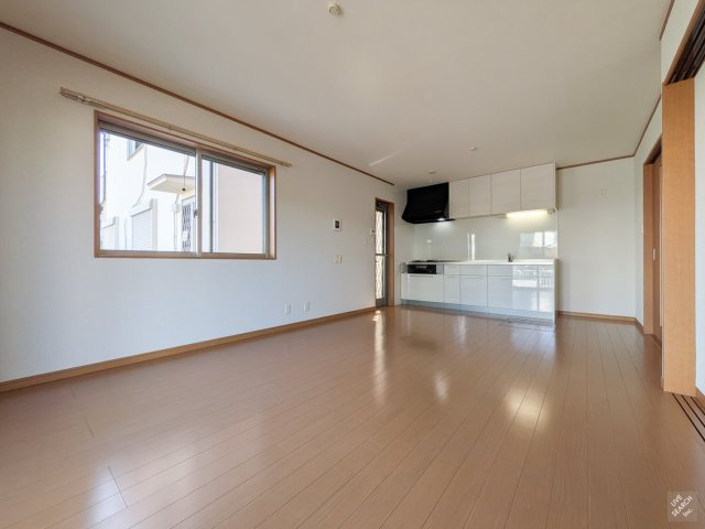 西五百住町　貸家の居間・リビング
