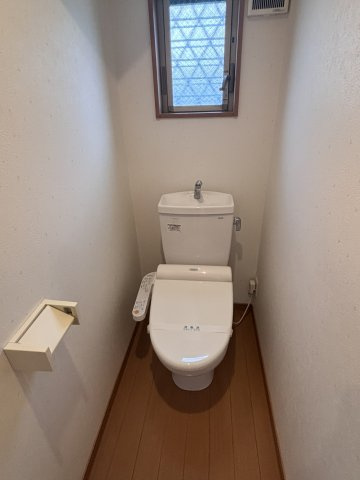 西五百住町13-8　貸家のトイレ