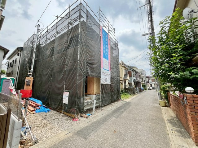 【仲介手数料無料】富士見市水谷東第11―新築分譲住宅―限定１棟―の前面道路含む現地写真|時を忘れる場所家族みんなが集い、楽しい会話と美味しいごはん。何気のない家族団らんの時間がついつい長く夜更かししてしまう。そんな束の間の幸せを感じさせてくれる場所でありたい。