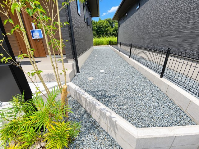タマタウン大津町杉水／１号棟の庭