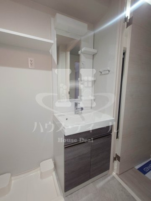 【洗面所】 | アルファコート戸田 | 明るい洗面所です
