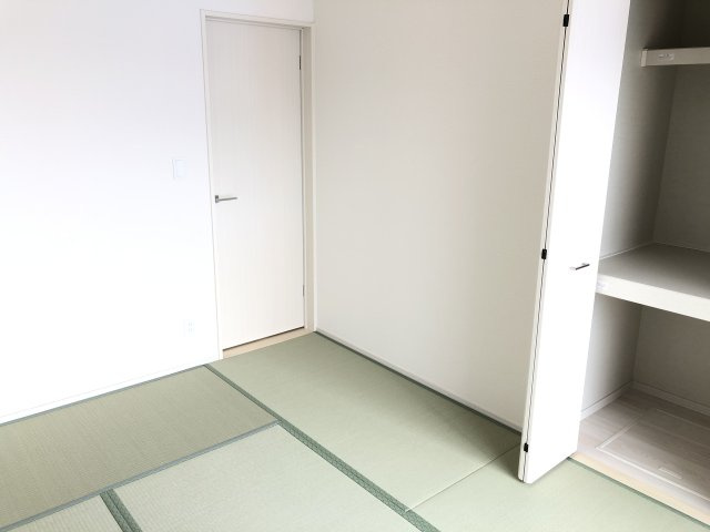 アイタウン前橋市朝日が丘町　新築戸建ての和室|【イメージ画像】柔らかい畳が心地よい6帖和室