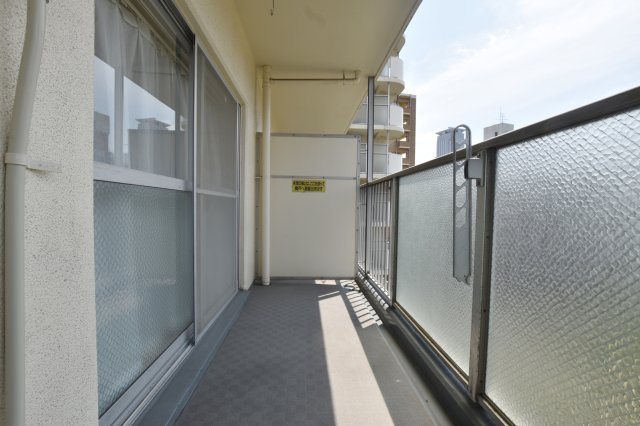 日商岩井中津マンションのバルコニー|8階部分、陽当たり眺望共に良好のバルコニー。