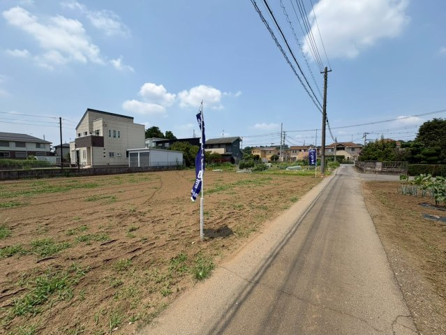 川越市吉田　建築条件なし売地　「鶴ヶ島駅」徒歩14分　敷地75坪　【名細小学区】の前面道路含む現地写真