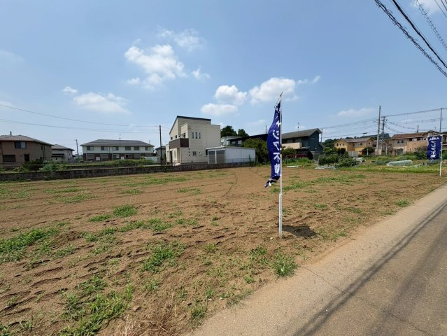 川越市吉田　建築条件なし売地　「鶴ヶ島駅」徒歩14分　敷地75坪　【名細小学区】の前面道路含む現地写真