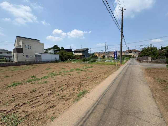 川越市吉田　建築条件なし売地　「鶴ヶ島駅」徒歩14分　敷地75坪　【名細小学区】の前面道路含む現地写真