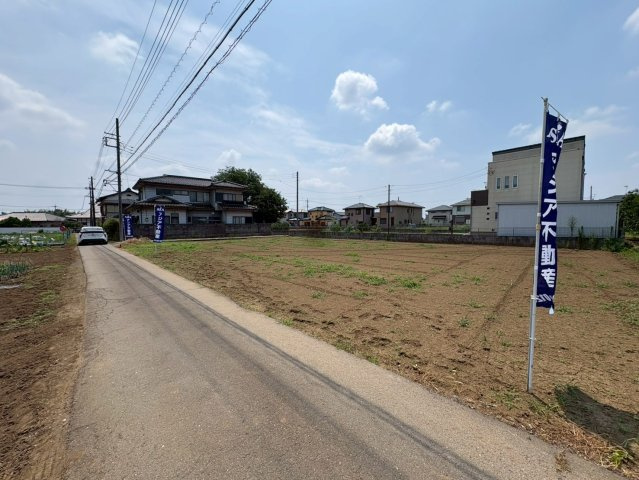 川越市吉田　建築条件なし売地　「鶴ヶ島駅」徒歩14分　敷地75坪　【名細小学区】の前面道路含む現地写真