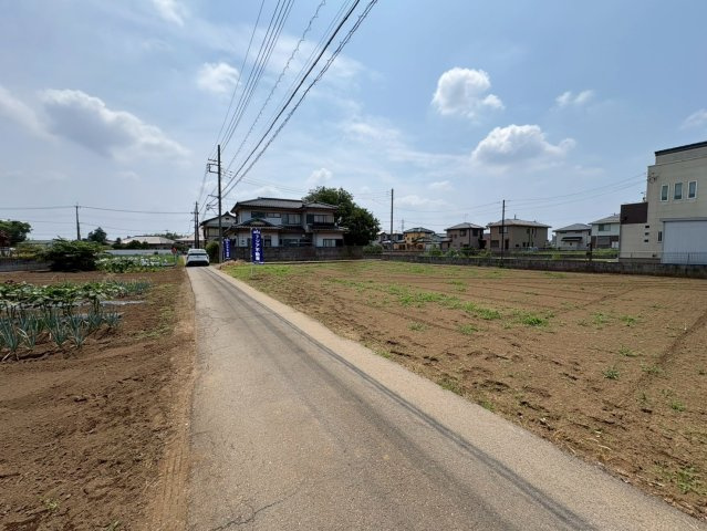 川越市吉田　建築条件なし売地　「鶴ヶ島駅」徒歩14分　敷地75坪　【名細小学区】の前面道路含む現地写真