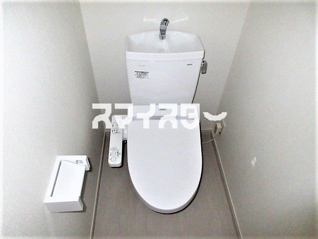 立川市高松町２丁目の賃貸マンションのトイレ