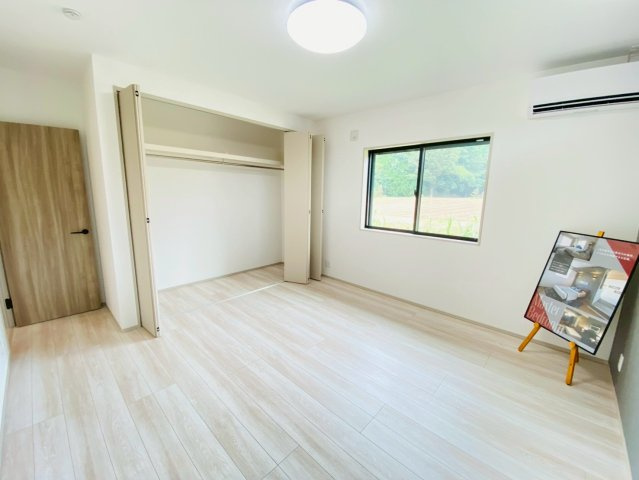 タマタウン大津町杉水／２号棟の洋室