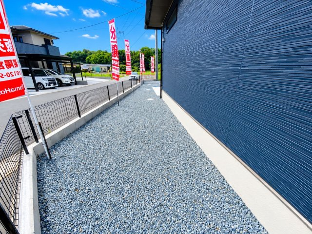 タマタウン大津町杉水／２号棟の庭