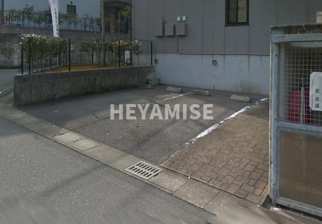 ウィンコートＹＯＵの駐車場