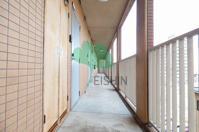 クレタ県庁前の外観