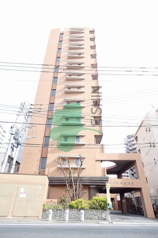 クレタ県庁前