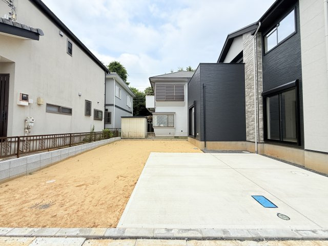 つくば市高見原9期　新築戸建て　1号棟の駐車場|カースペース3台程可！