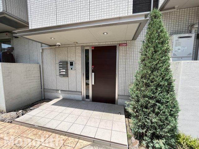 abcdマンション綾園のエントランス
