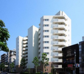 【外観】 | エーデル練馬 | 鉄筋コンクリート造のがっちりとした建物。
