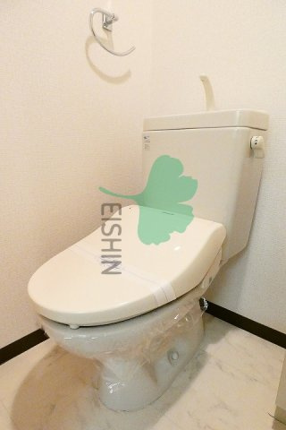 リファレンス博多のトイレ|清潔感のあるトイレです。