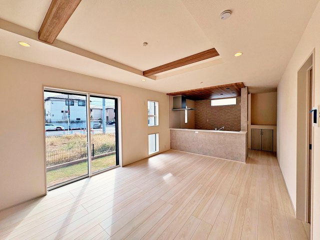 《仲介手数料半額》川越市小仙波町２丁目　2号棟の居間・リビング|LDK18.5帖