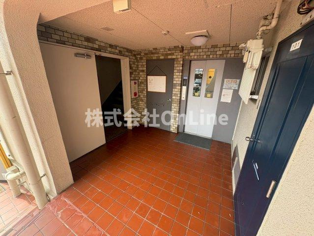 シャトー新町のロビー