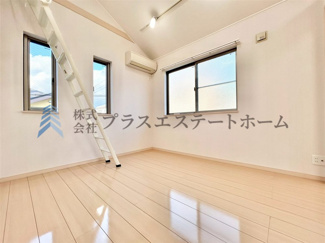 【洋室】 | 垂水区星陵台 戸建 | ロフト付き洋室♪天井が高く開放感があります♪
