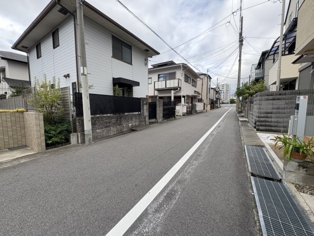 田中町1丁目　古家付き土地の前面道路含む現地写真