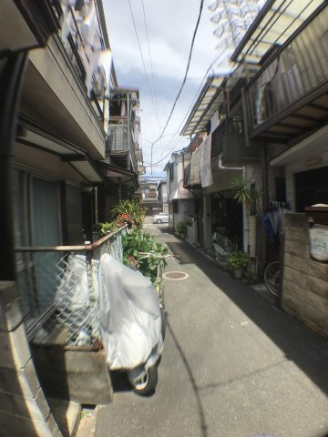 ペディハウス　尼崎市西立花（オーナチェンジ）の前面道路含む現地写真