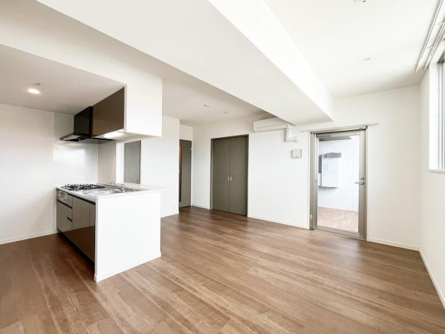 S-RESIDENCE伊都Attirantの玄関