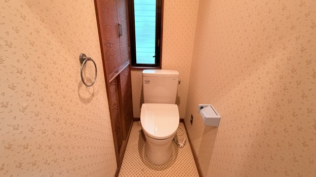 浅間ハイランドパーク  和室で寛ぐコンパクトサイズの戸建のトイレ