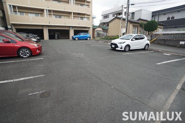 熊本市東区保田窪３丁目の賃貸マンションの駐車場