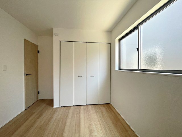 新築戸建・新築建売　会津若松市住吉町　城西小・第四中の洋室|落ち着きのある空間で自分だけのプライベートな時間をお過ごしください！